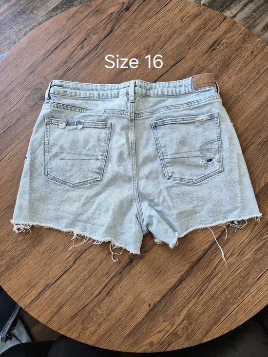 American Eagle Outfitters Light Blue Distressed Denim Shorts - Picture 2 of 2